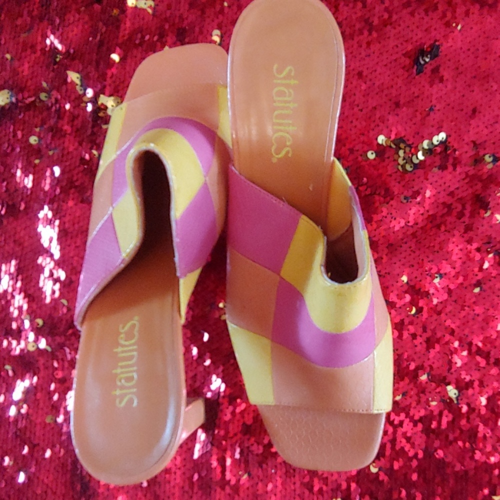 Sandals - Picture 3 of 3